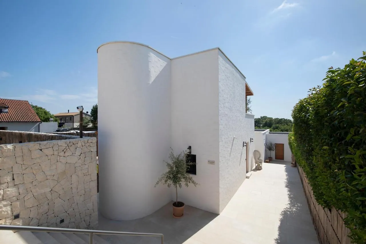Andresita'S Palace State-Of-The-Art Tropical Villa Bale Croatia