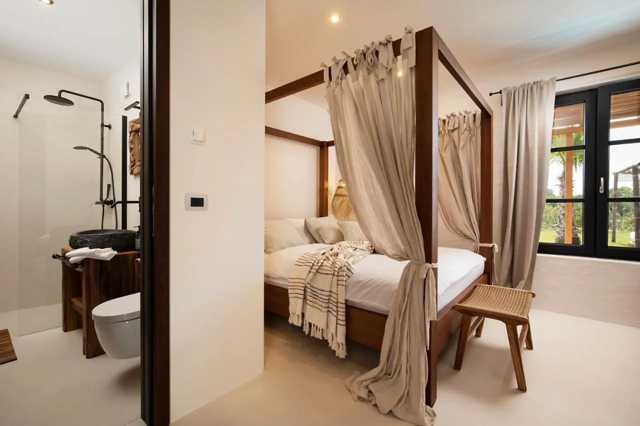 Andresita'S Palace State-Of-The-Art Tropical Villa Bale Croatia