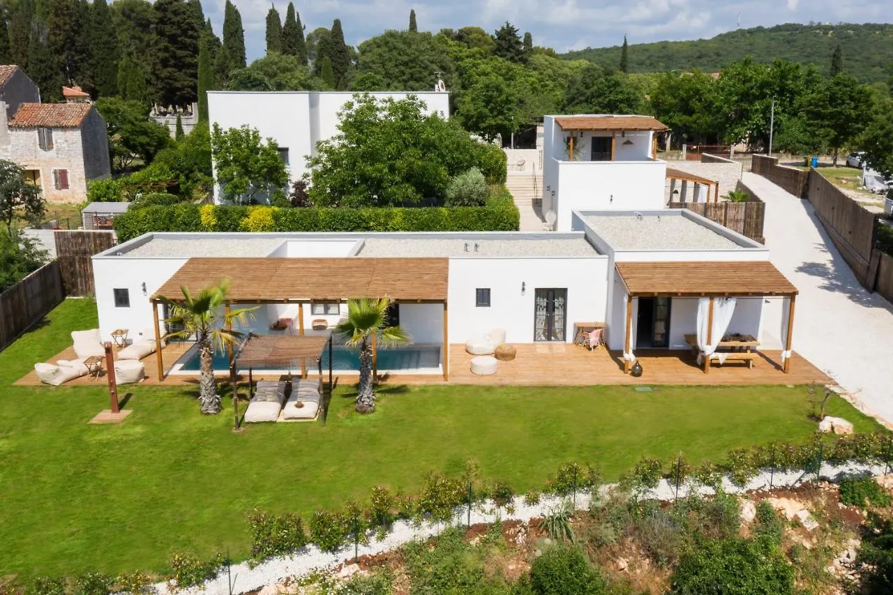 Andresita'S Palace State-Of-The-Art Tropical Villa Bale
