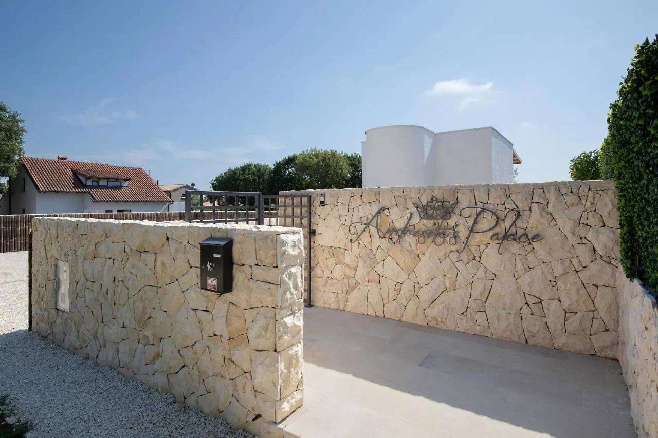 Andresita'S Palace State-Of-The-Art Tropical Villa Bale 0*,  Croatia